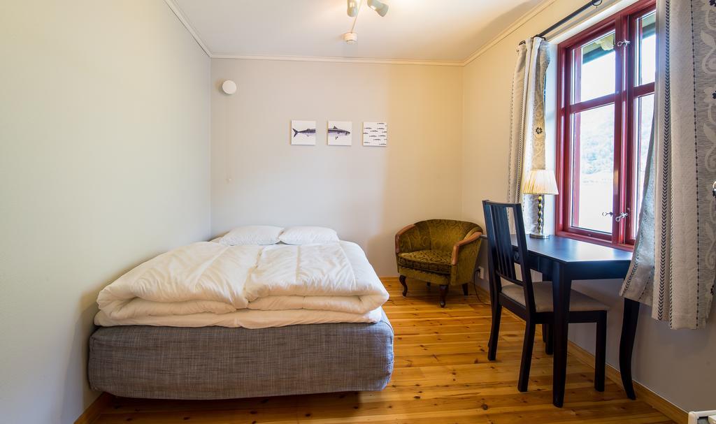 Nesset Fjordcamping Olden Room photo