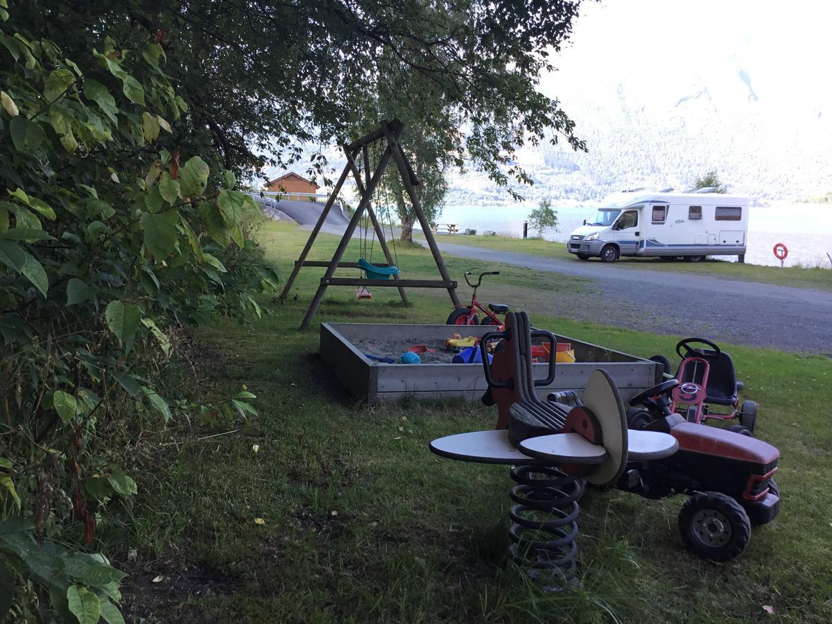 Nesset Fjordcamping Olden Exterior photo