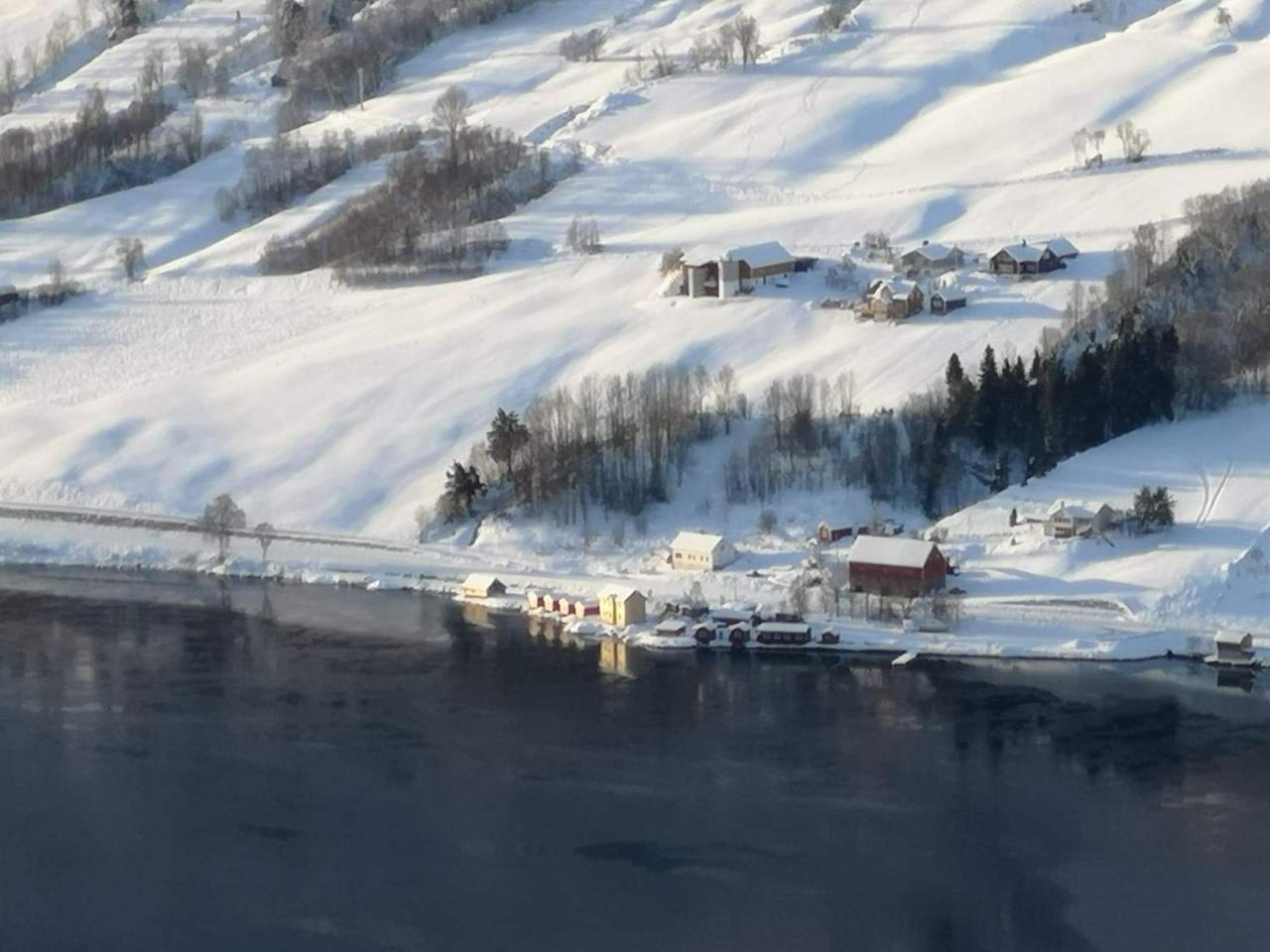 Nesset Fjordcamping Olden Exterior photo